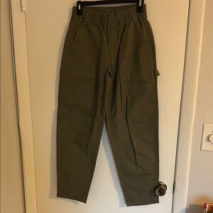 Old navy olive green pants